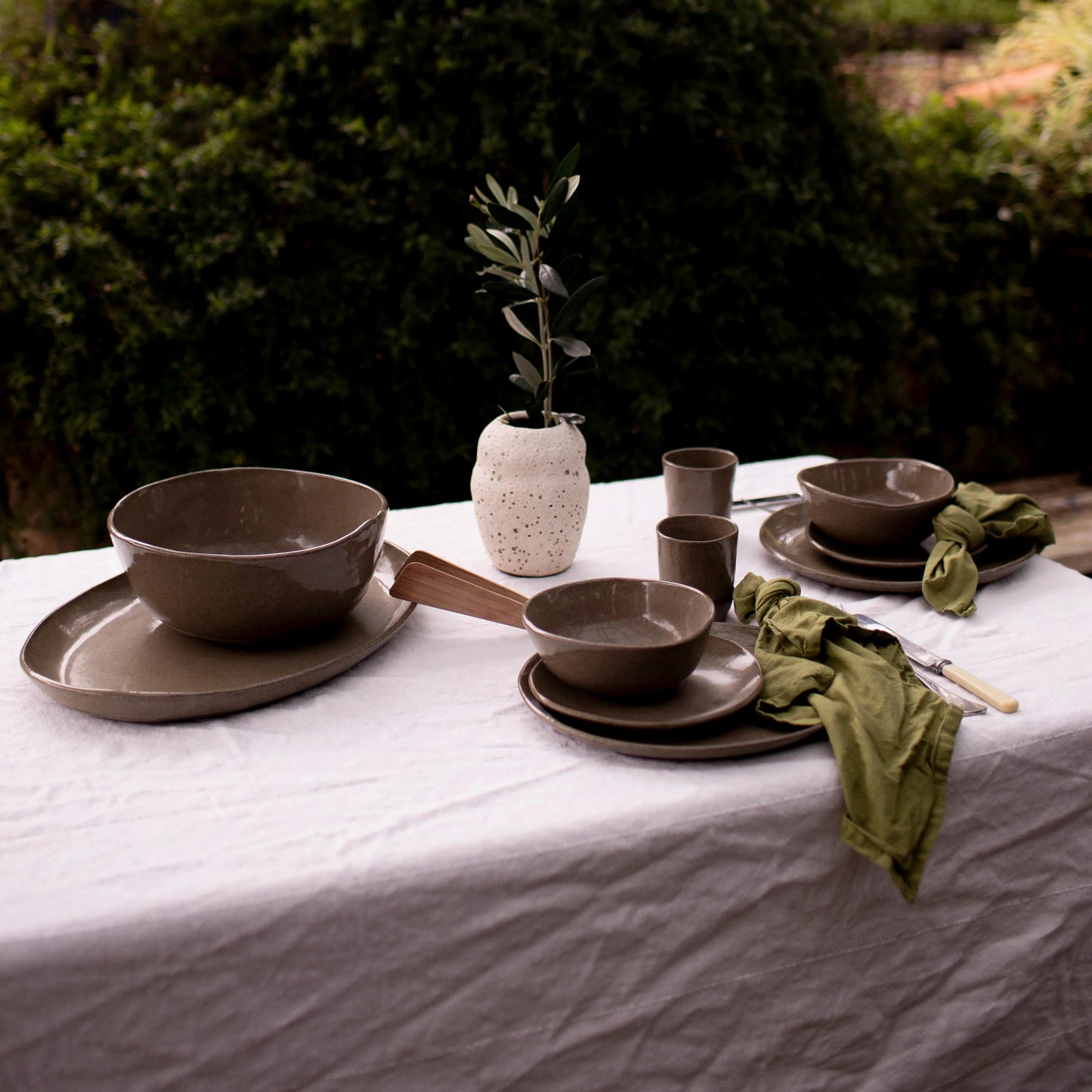 Lil Ceramics. Essentials Dinner Set - Granite