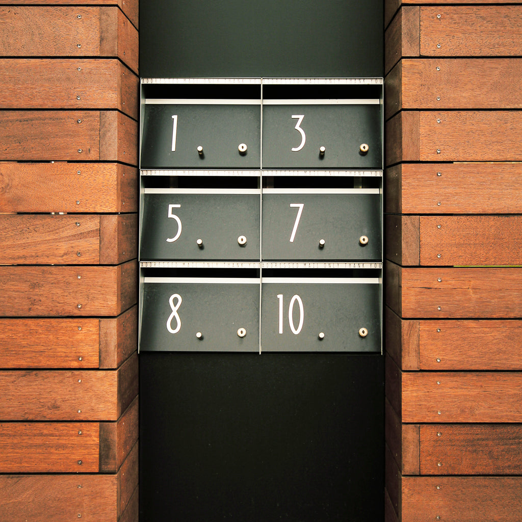 Box Design. Urban letterbox - Silver Pearl casing